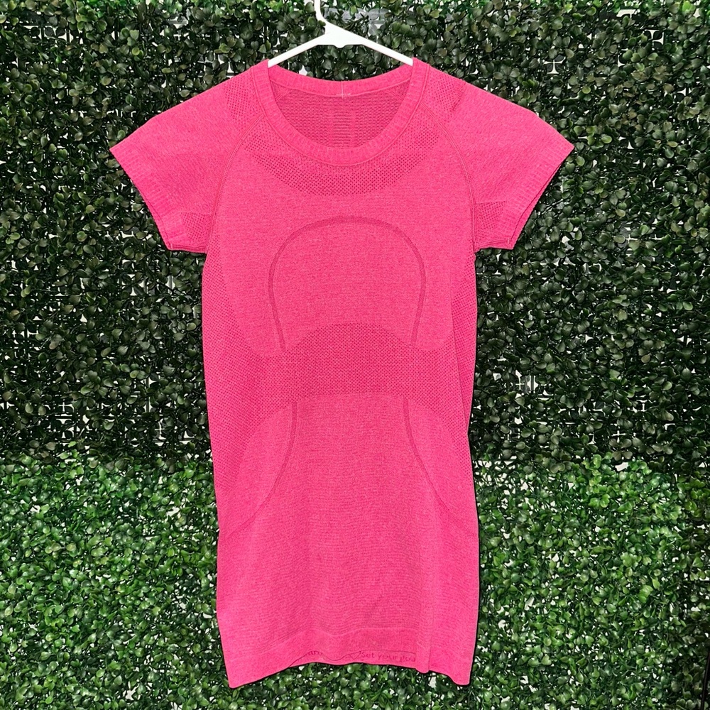 PINK LULULEMON WORKOUT TOP